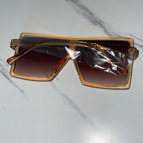 NEW Oversized square shield tan light gold brown sunglasses - Picture 2 of 3